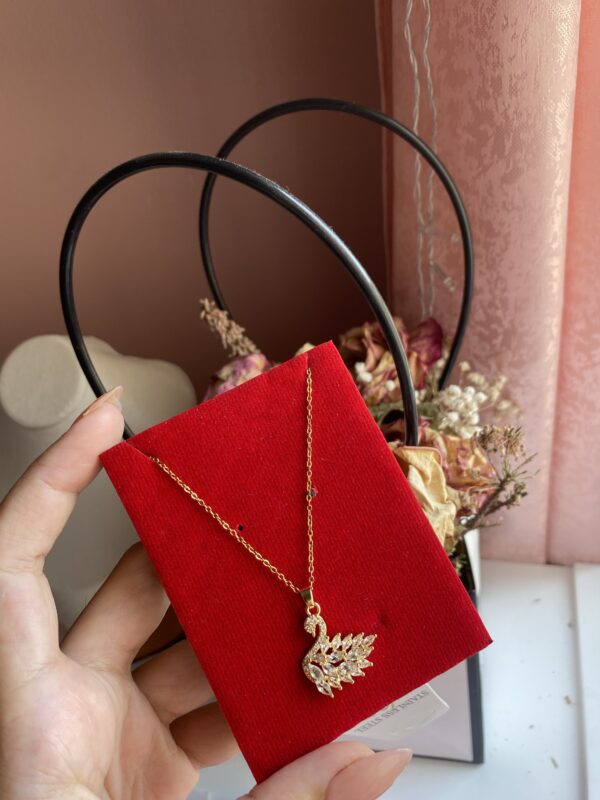 Swan necklace 🦢قلادة البجعة